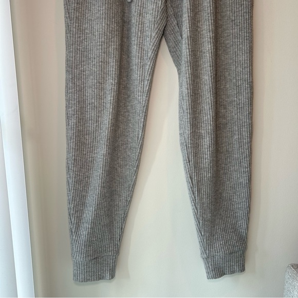 Alo Yoga Muse Sweatpant Grey Size Extra Small - Picture 7 of 12